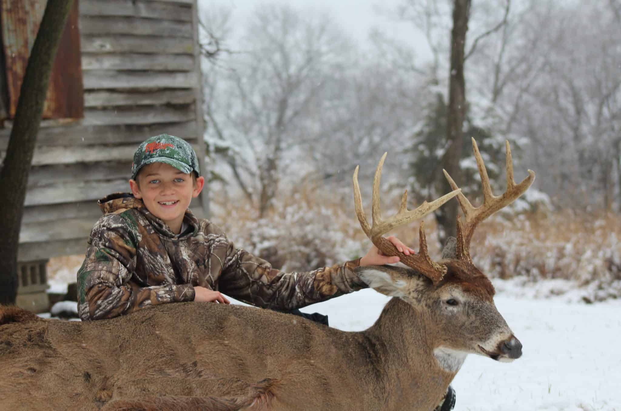 Late Season Whitetail Hunting Illinois Late Deer Hunts Heartland Lodge