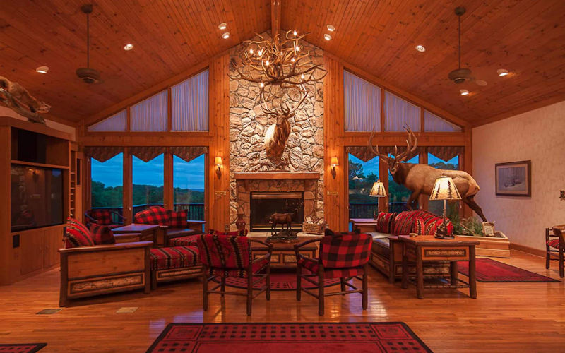 Sunset Valley Lodge Living Room